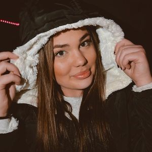 Meet your Posher, Kendra